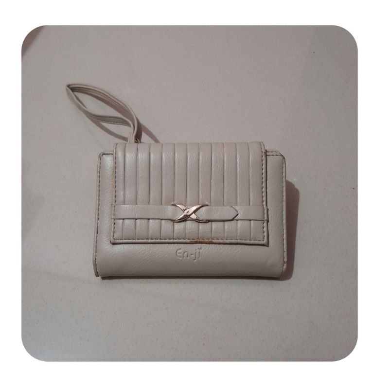 Keep by @ikavalentina00 (shopee) | PRELOVED DOMPET | DOMPET WANITA | DOMPET ENJI