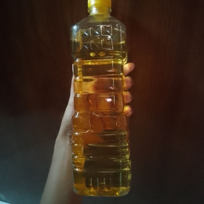 

Minyak goreng 1000 ml kemasan botol