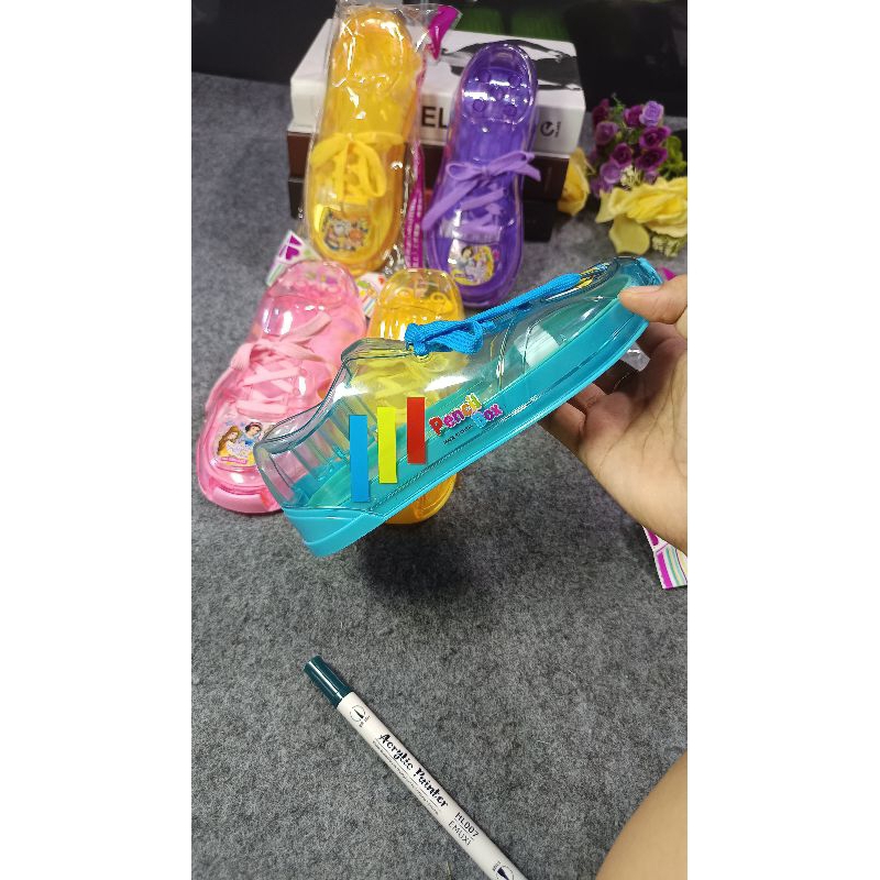 

Kotak pensil model sepatu kotak pensil anak