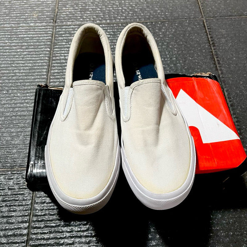 preloved slip on airwalk man canvas putih
