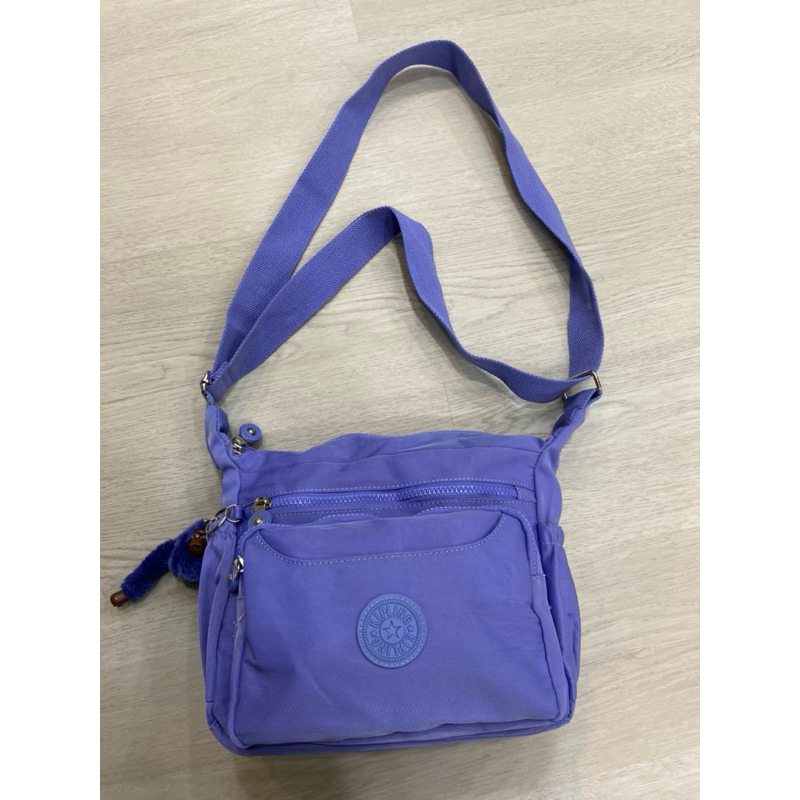 TAS SELEMPANG KIPLING BIRU BANYAK RUANG