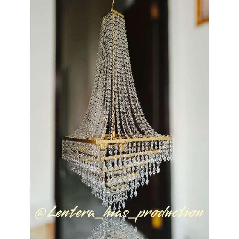 lampu kristal decorasi model piramid uk 50×100 cm ( rante )