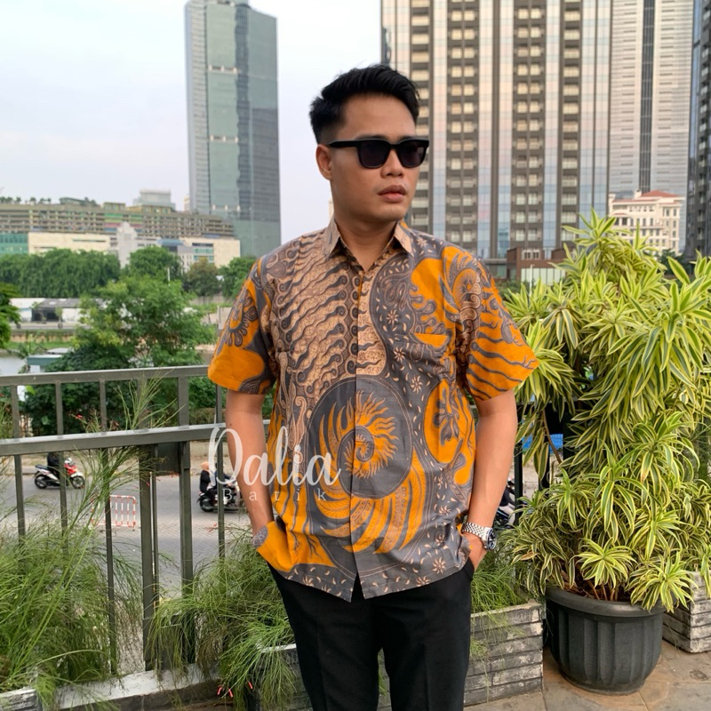 KEMEJA BATIK PENDEK KUNING KUNYIT READY STOCK