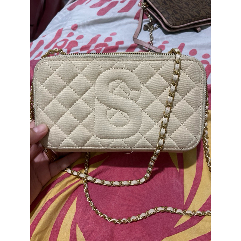 yura bag buttonscarves