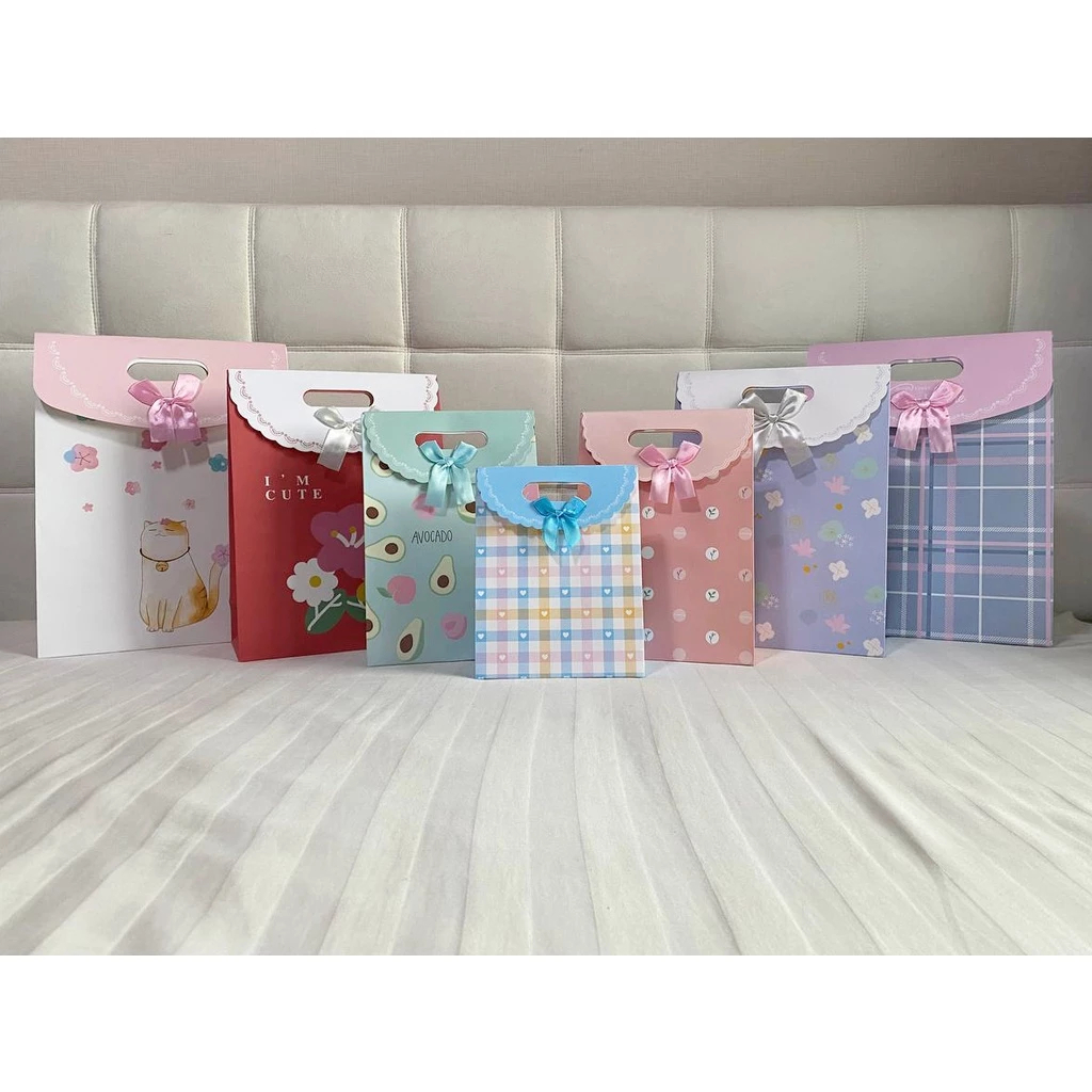 

Lianyun Paper bag Vertical LY-FD 19 X 27 , 28 X 37 CM