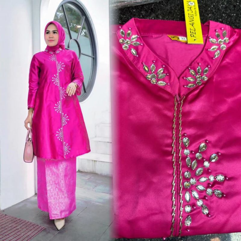 Setelan Kebaya Kurung Melayu Modern /Kebaya adat Melayu Modern