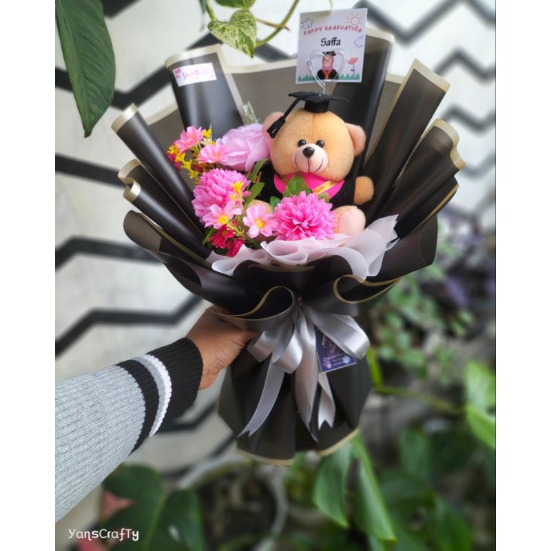 Buket Wisuda. Free Kartu Ucapan.