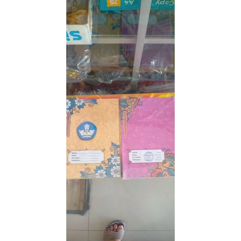 

SAMPUL BUKU TULIS BATIK ISI 20 LEMBAR
