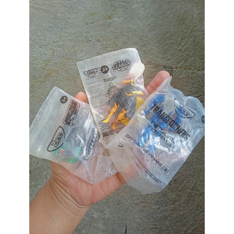 mainan hadiah susu zee