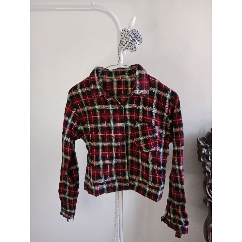 Kemeja wanita kotak-kotak crop