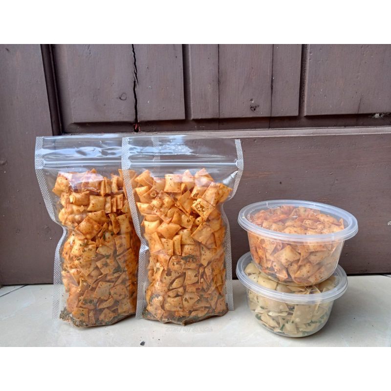 

kripik pangsit pedas daun jeruk