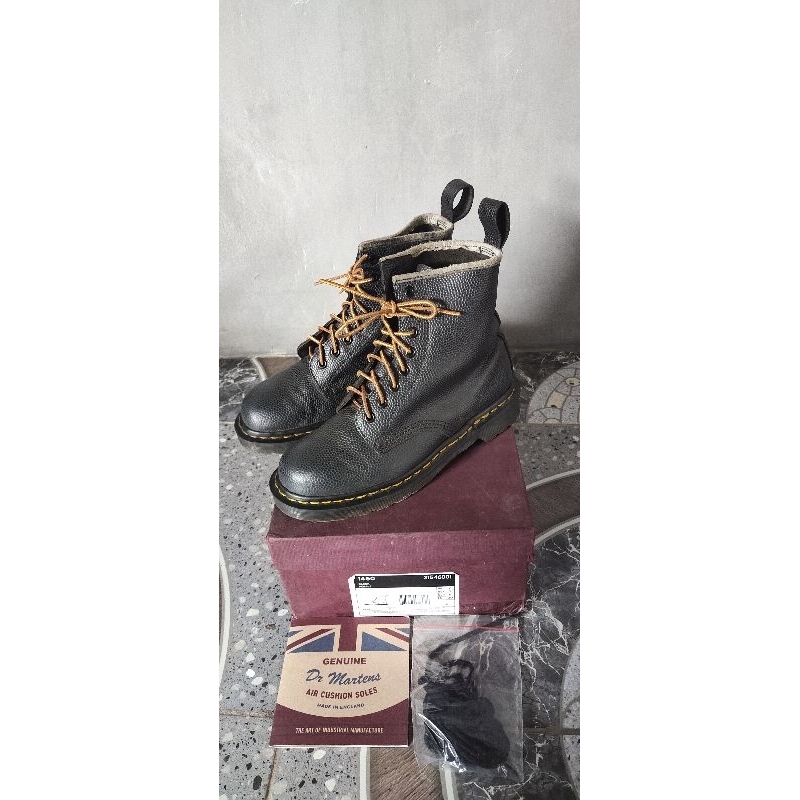 docmart 1460 black pebble