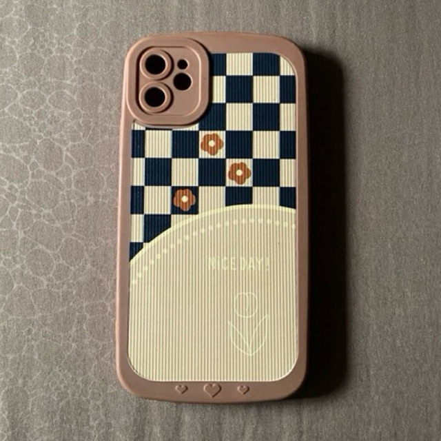 Preloved Case Brown Kotak Iphone 11