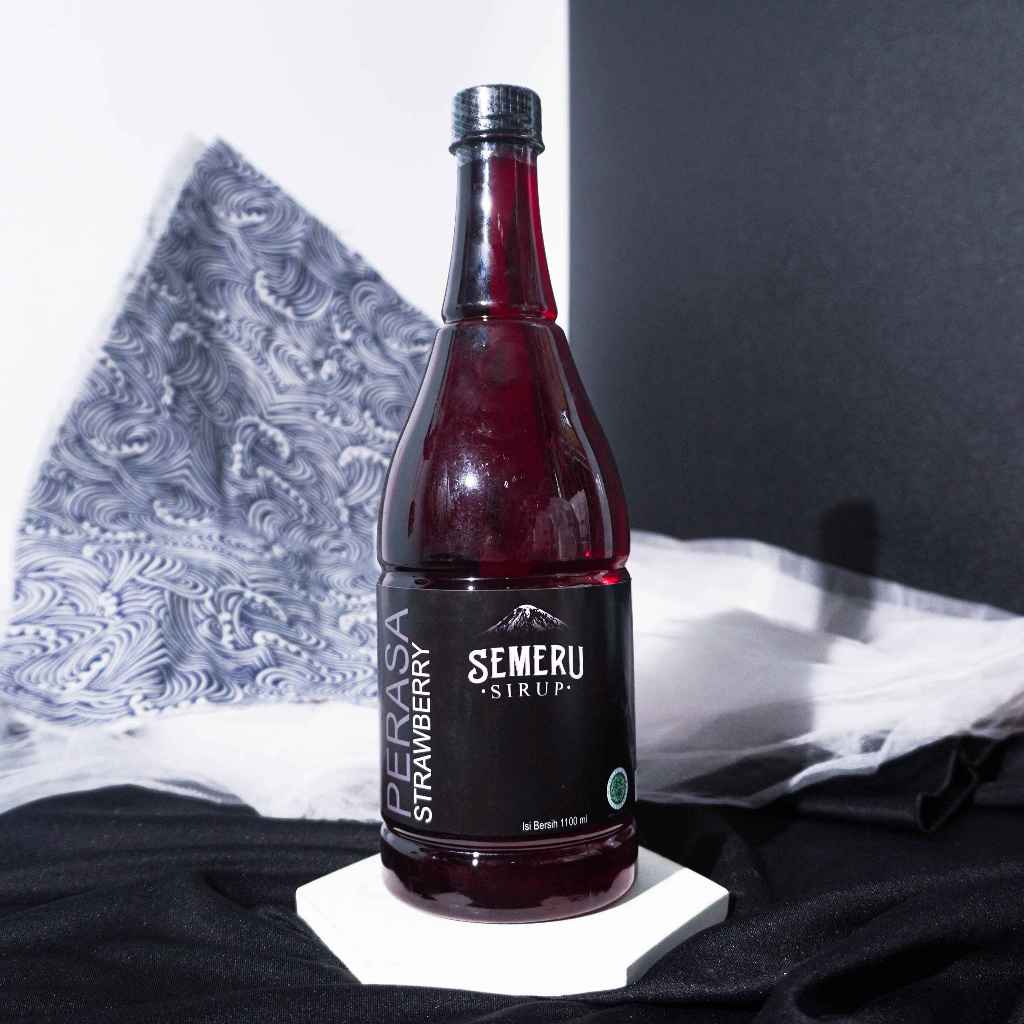 

Semeru Sirup - Syrup Strawberry 1100ml - Sirup Minuman Rasa Strawberry