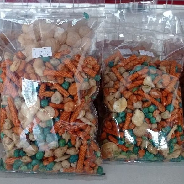 

SNACK CAMILAN MURAH KACANG CAMPUR KACANG MIX KACANG JAIPONG 250 G PEDAS MANIS GURIH