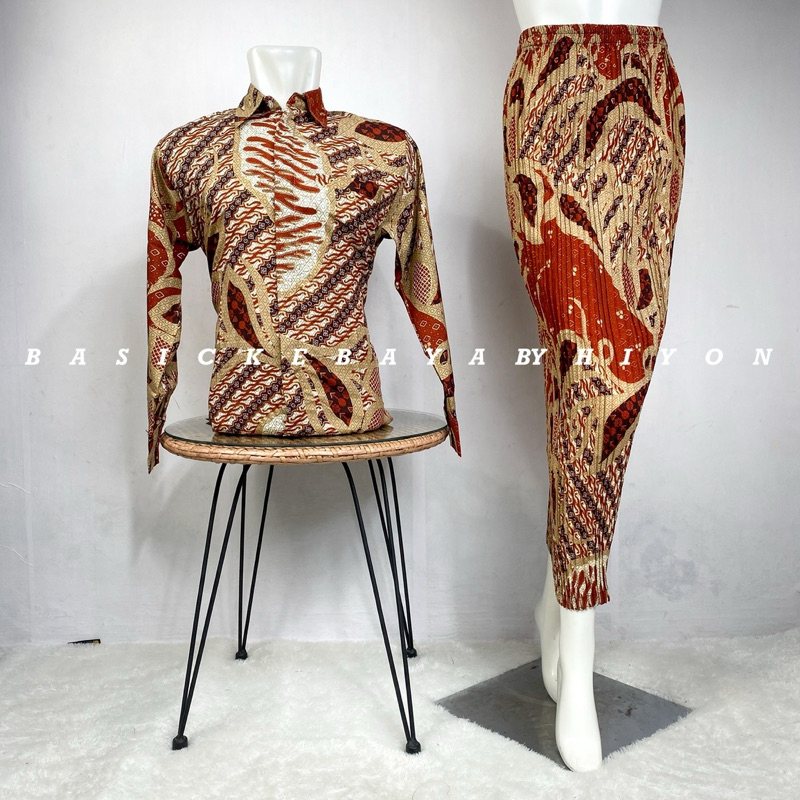 Hameedah - Rok Plisket Couple Pasangan Kemeja Batik Pria Lengan Panjang Slimfit Outfit Lamaran