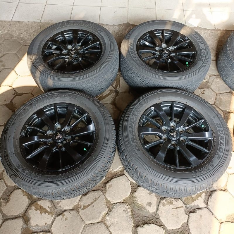 Velg Bekas Original STD PAJERO Ring 18 pcd 6x139.7 Ban Dunlop 265 60 R18