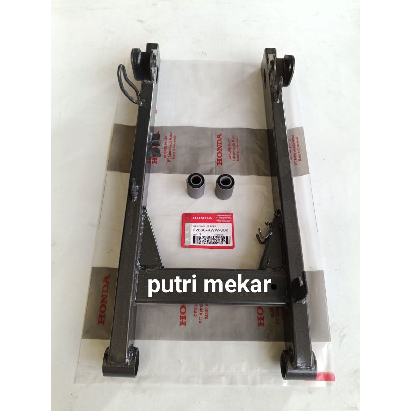 SWING ARM ( KWW) HONDA ORIGINAL BLADE 125 FI DISC