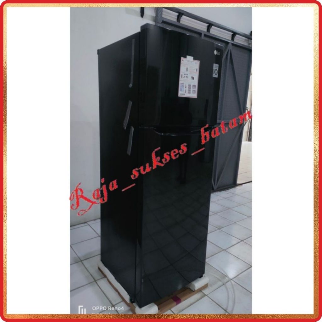 LG Kulkas Medium 2 Pintu - GN-C372SXCN batam