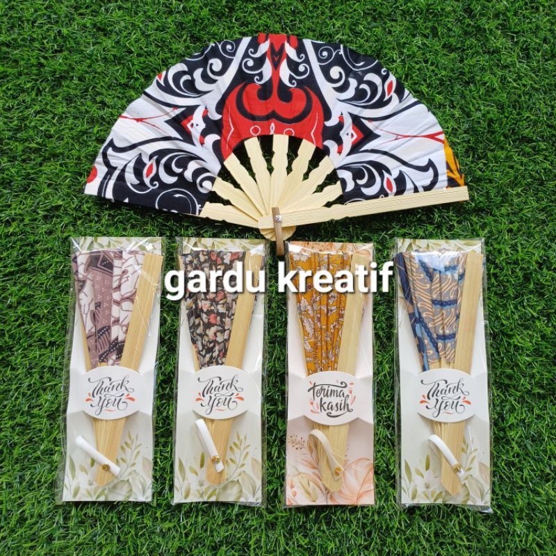 10 Pcs Kipas Bambu 19 cm Sisa Sortiran Kain Batik Kemas Kertas Alas & Plastik