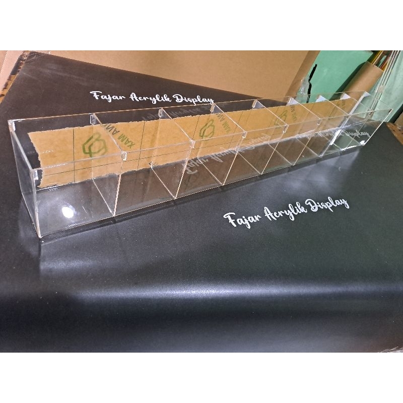 

tempat pulpen 79x8.5x11.5cm