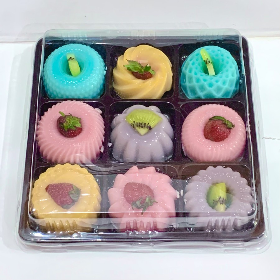 

5 Pcs Mika Puding Mini Sekat 9 Tray Mika Mochi Mooncake Mini 22x22 Cm Kemasan Kue Brownies Potong
