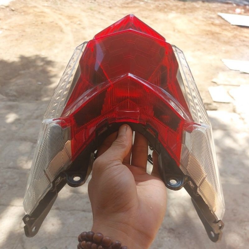 stoplamp lampu belakang set HONDA VARIO 125 / 150 LED original