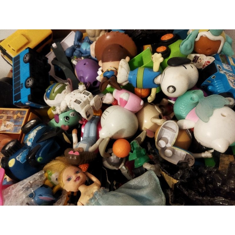 MAINAN PRELOVED RANDOM KILOAN MCD CAMPUR