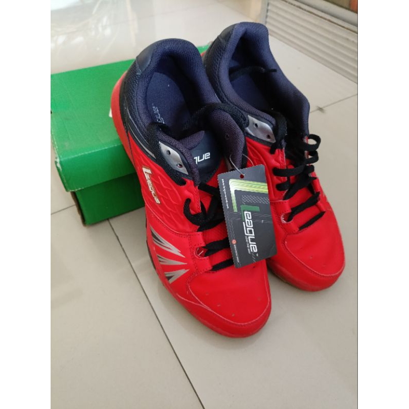 Sepatu Badminton League Size 44