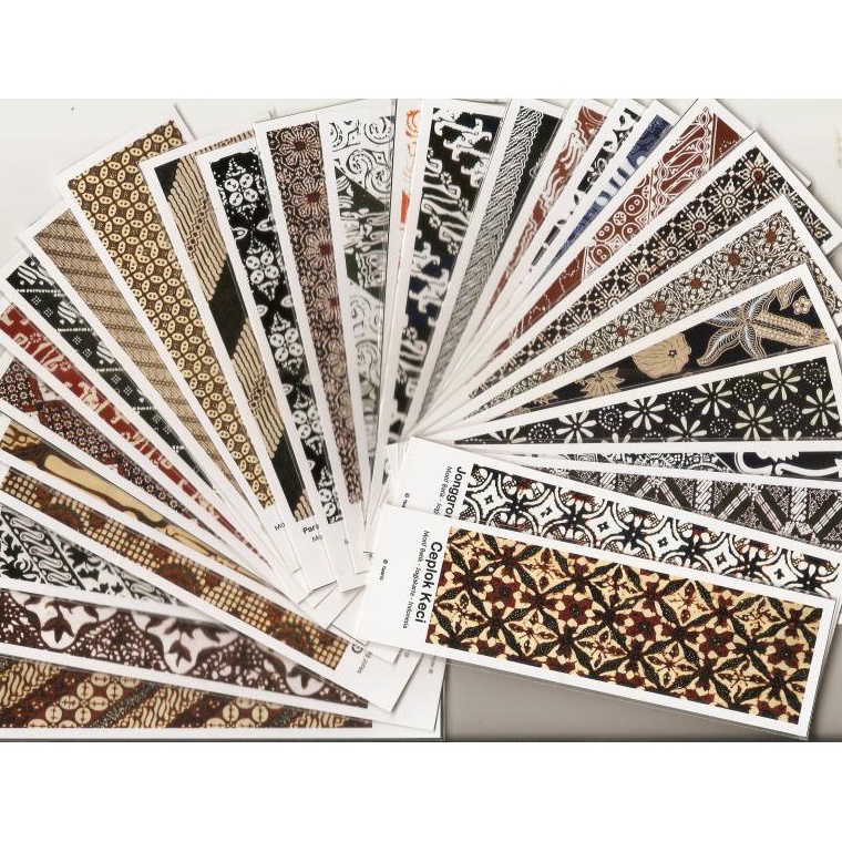 

Dijamin Berkualitas 3 LEMBAR SELIPAN BUKU BATIK BATIK BOOKMARK DENGAN 3 MOTIF BATIK YANG BERBEDA