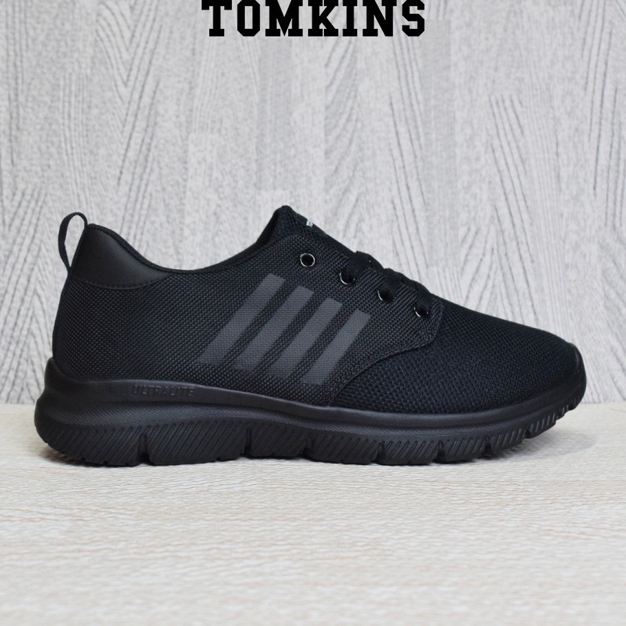 TOMKINS Capitano  Black Sepatu Sneakers Pria