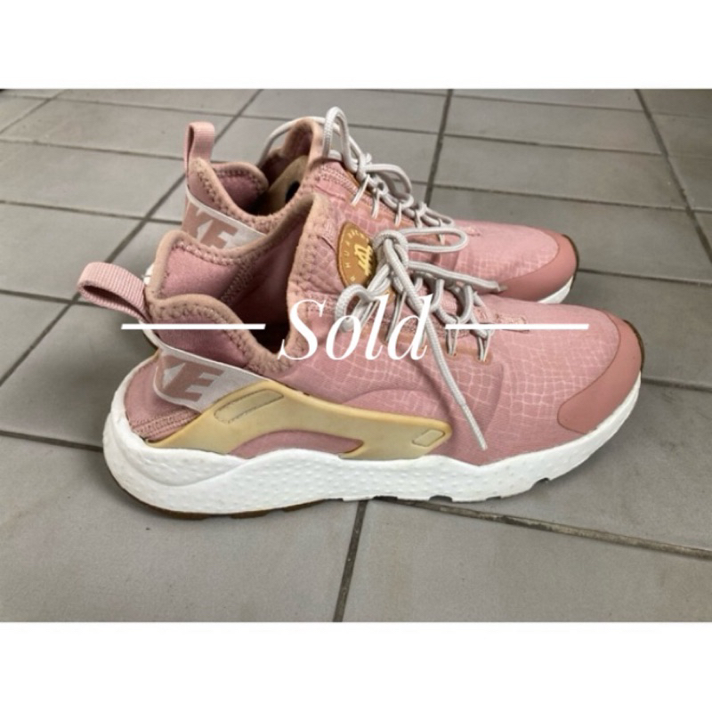 Nike Air  Huarache, run ultra shoes. women size. original.