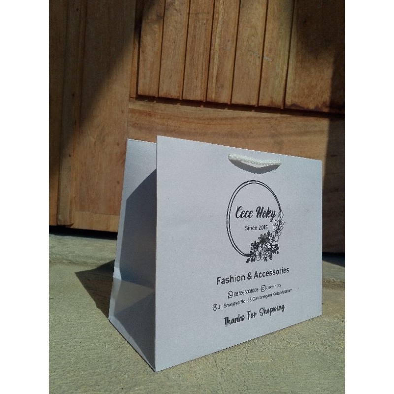 

KRAFT PUTIH UKURAN 30*14*20