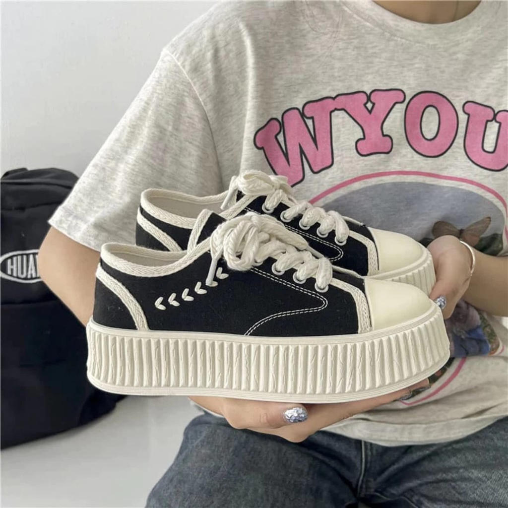 Sepatu Sneakers Canvas Wanita Korea Sepatu Tali Wanita Sepatu Sekolah Wanita Sepatu Hitam Putih