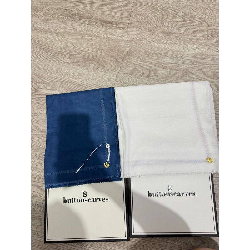 preloved buttonscarves