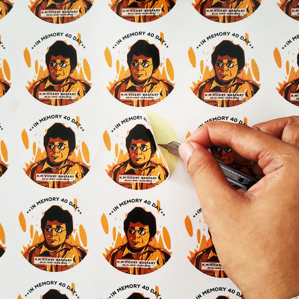 

Cutting stiker / Print and cut stiker custom A3+ Min 5 Lembar