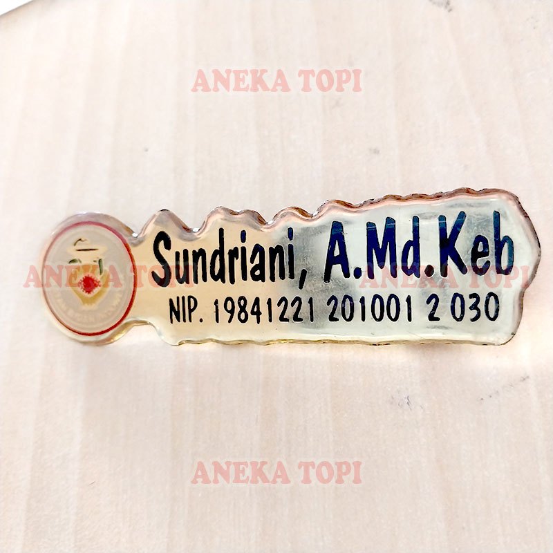 

Name Tag Logo IBI Model Bentuk Lapis Fiber Papan Nama IBI Fiber - Aneka Topi