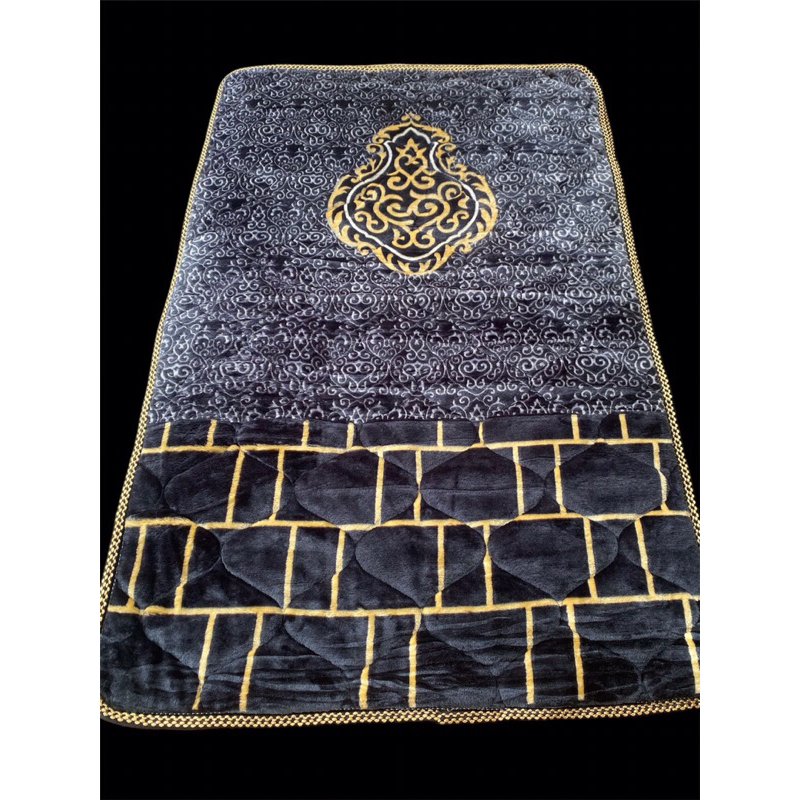 Sajadah motif ka’bah
