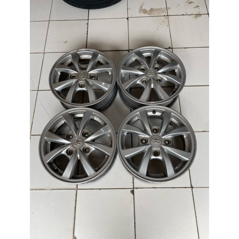 VELG MOBIL BEKAS TOYOTA AVANZA R14x5 H4x114,3 ET 45 KONDISI BAGUS