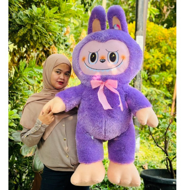 Boneka The Monster Labubu Jumbo 1.1Meter//Boneka Labubu Virall Uk 110Cm