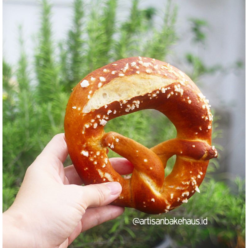 

Brezeln - German Pretzel Bread