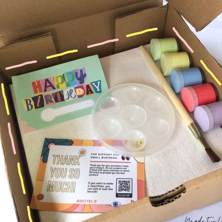 

Paket Untung Madefyouid Hampers Painting Kit Canvas 2x2 cm DIY Melukis Hadiah Kado Ulang Tahun Anniversary Graduation Bingkisan