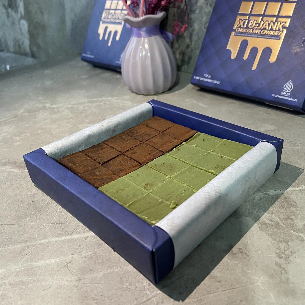 

COKELAT XIUJANK - MIX MATCHA MILK CHOCOLATE