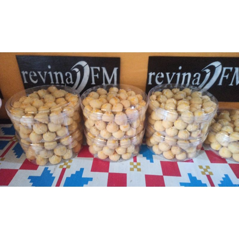 

KUE NASTAR HOME MADE