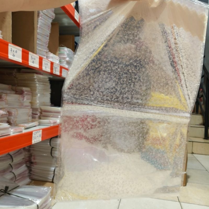 

Opp Bintang Souvenir 45X60 / 40X60 / 35X60 OPP FLOWER PLASTIK ULANG TAHUN FLOWER OPP KADO BONEKA 12 LEMBAR + KAWAT