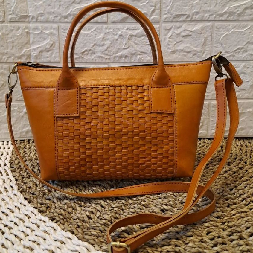 Tas Selempang Tenteng Anyam Kulit Sapi Asli - Tas Wanita Selempang Kerajinan Kulit Tas Kulit Khas Jo