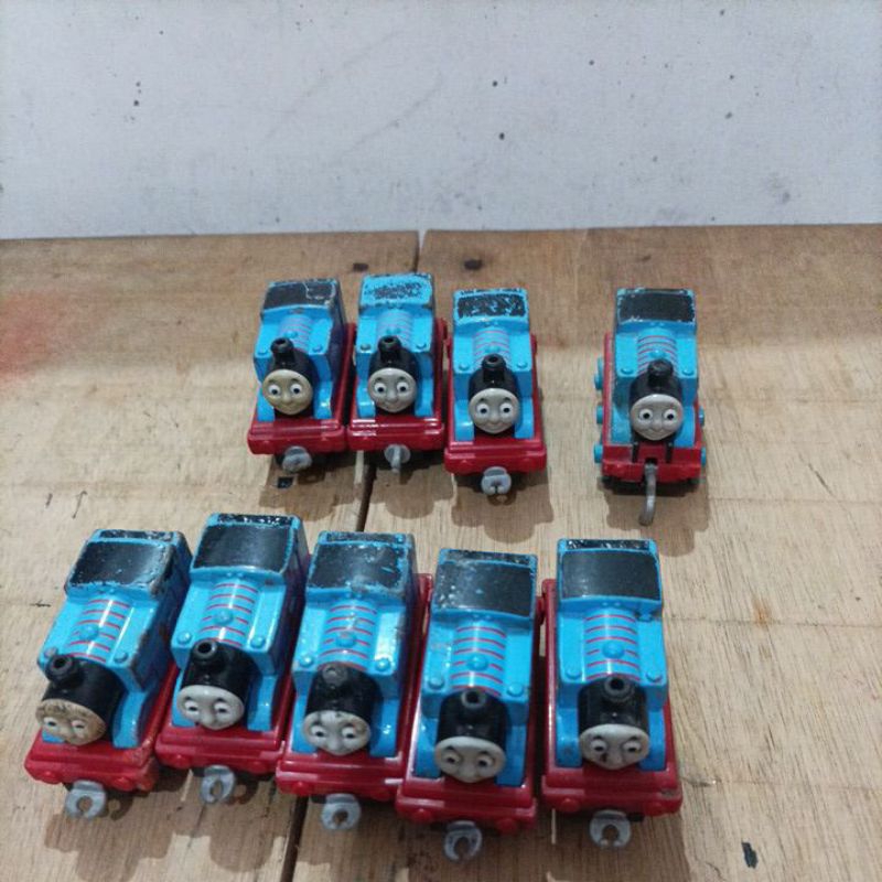 Kereta Thomas Besi ori