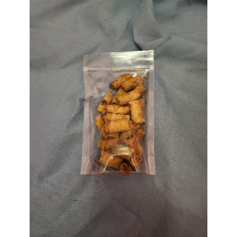 

aneka camilan . kacang koro. sumpia. kacang bandung