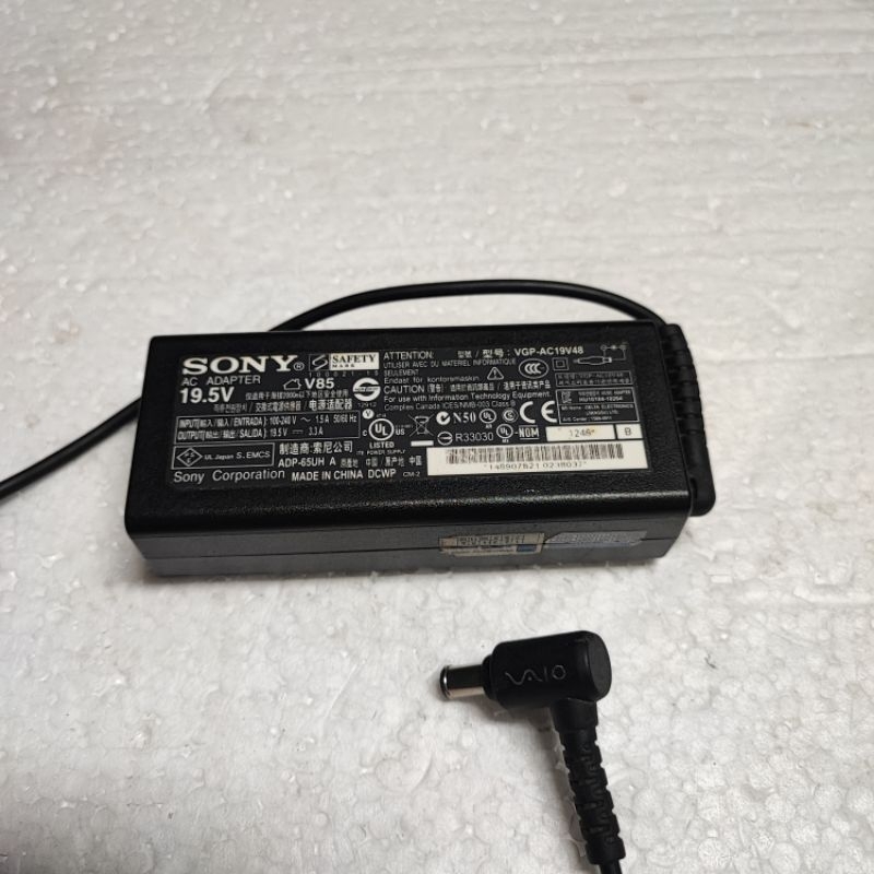 Adaptor SONY VGP-AC19V48  19,5V 3,3A Jack jarum 6mm