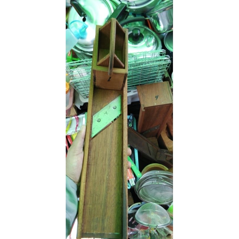 Pengiris bawang kayu ulin